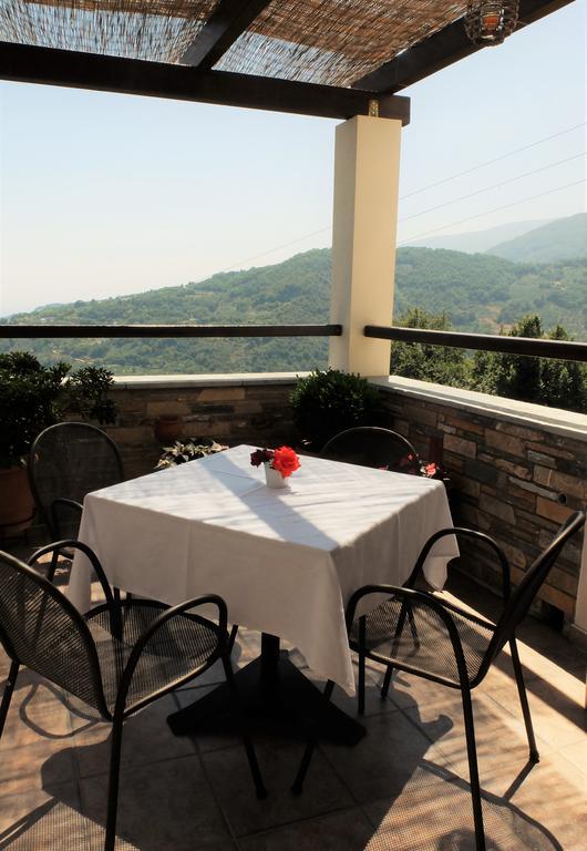 Guesthouse Kapaniaris ซาโกรา ภายนอก รูปภาพ
